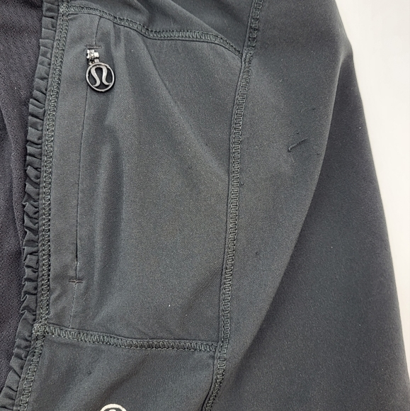 Lululemon athletica black lined running short elastic drawstring mesh Size 4 - Picture 9 of 16